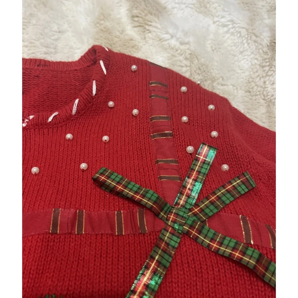 Red Women M Cardigan Christmas Sweater Embroidered Beaded Appliqué And Presents‎